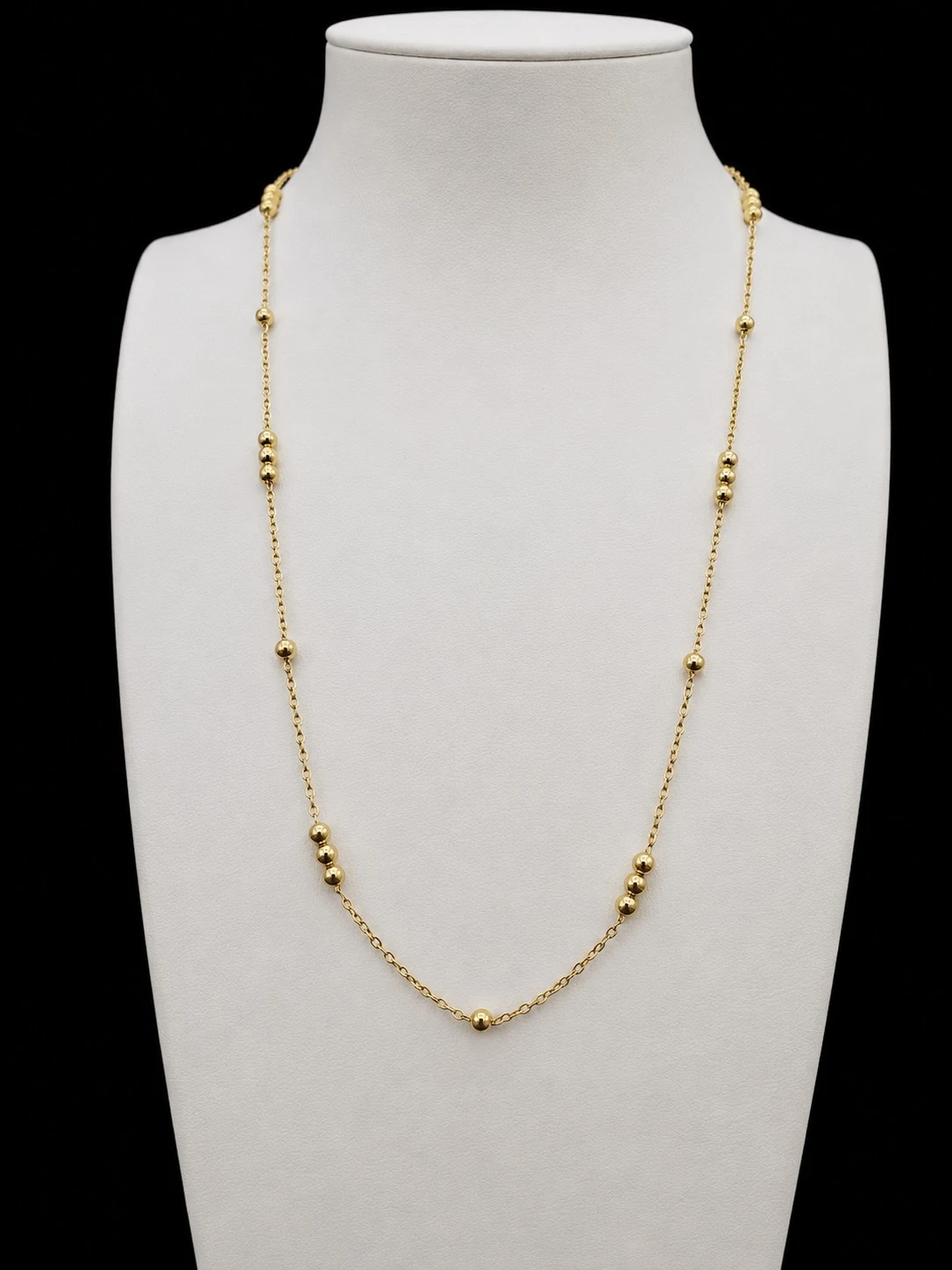Collier chaine avec perles dorées en acier inoxydable